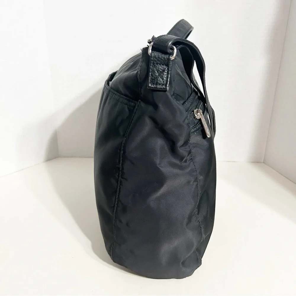 Thirty-One Gifts Black Nylon Crossbody Bag Multiple Zip Pockets Adjustable Strap